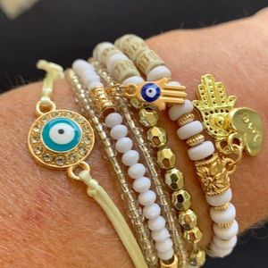 NWOT  White Boho Babd Bracelet